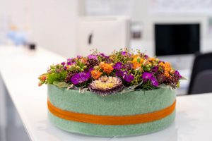 Blumen am Empfang der Praxis Dr. med. Björn Geldmacher am Westfalendamm in Dortmund